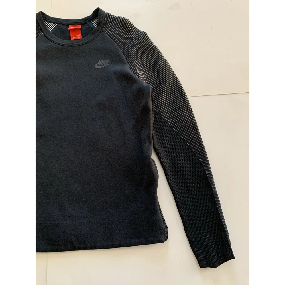 Nike Tech Performance Women's SM Black Sweatshirt Ribbed Sleeve Zip Hem Mad Max